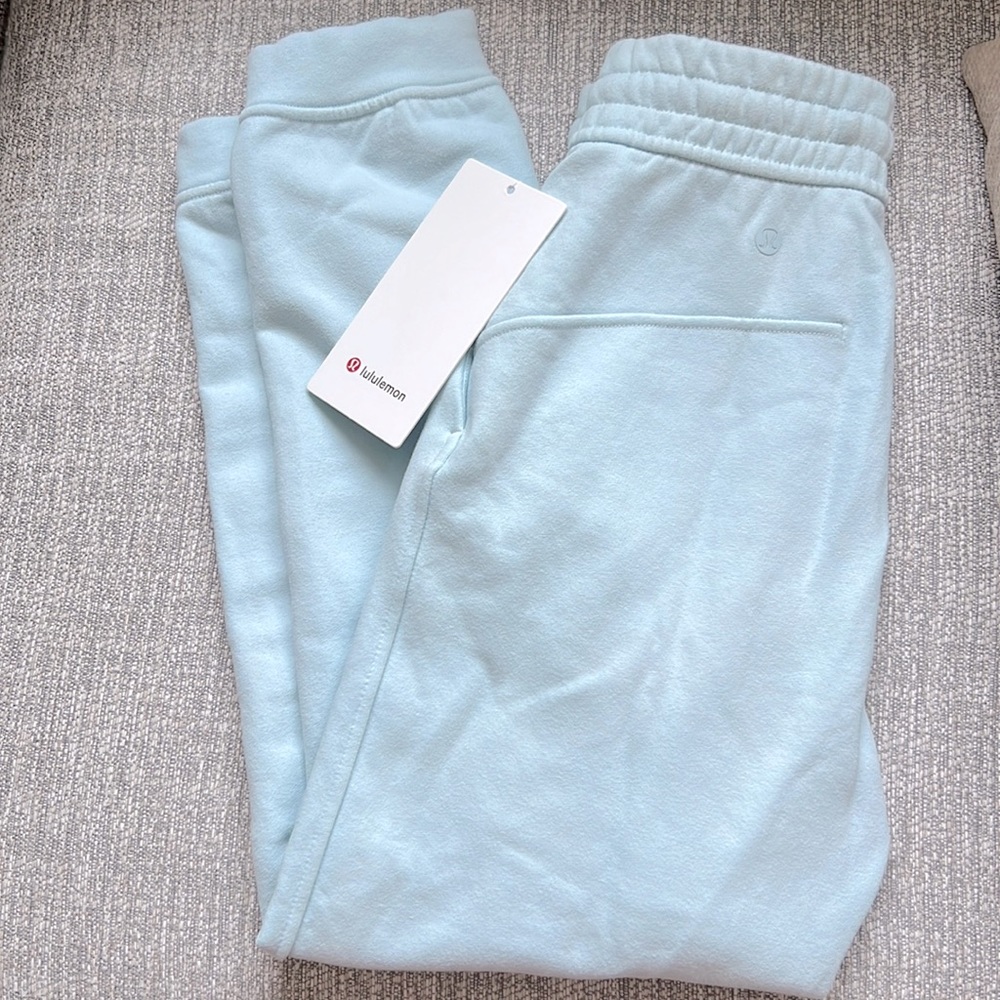 NWT Lululemon Scuba HR Cropped Jogger Powder Blue